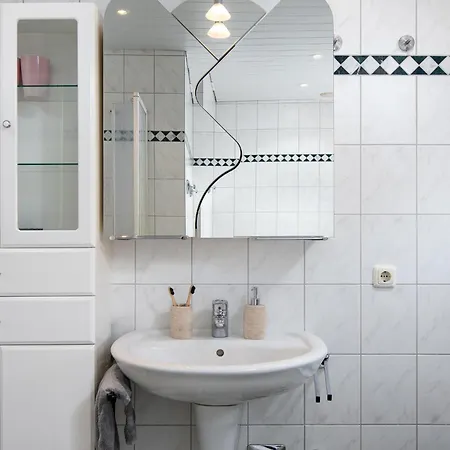 Apartment Spiekeroog By Interhome Norddeich (Norden)